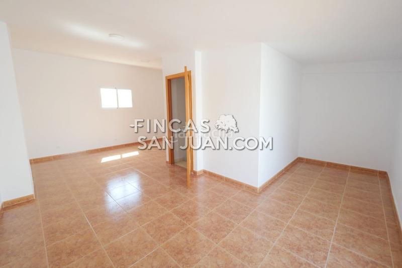 Foto d929753b-0075-405b-b772-43e086abdaec. Casa adosada adosado en venta en Centro ayuntamiento, 3 dormitorios. en Sant Vicent del Raspeig