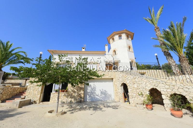 Foto 7b678e91-b784-436b-a28f-7a60c9f1bb41. Chalet  en venta en la almajada, 5 dormitorios. en Alicante