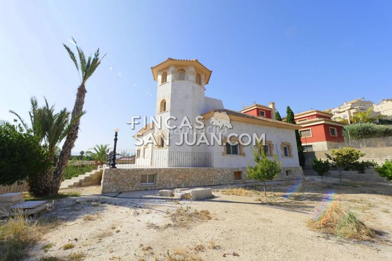 Foto b580401e-1db0-4e24-8ddd-704b23364fc0. Chalet  en venta en la almajada, 5 dormitorios. en Alicante