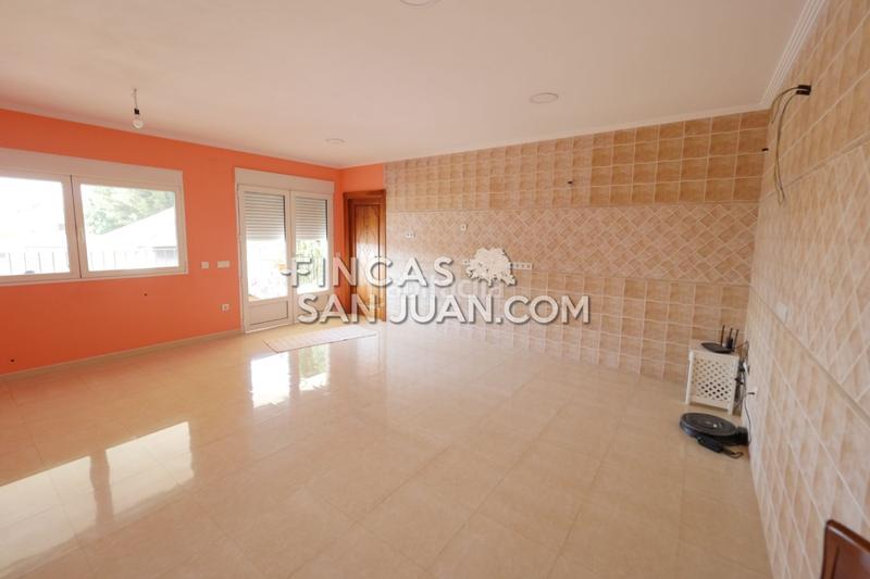 Foto c4032905-8dbc-41ea-8f38-01698e65910f. Chalet  en venta en la almajada, 5 dormitorios. en Alicante