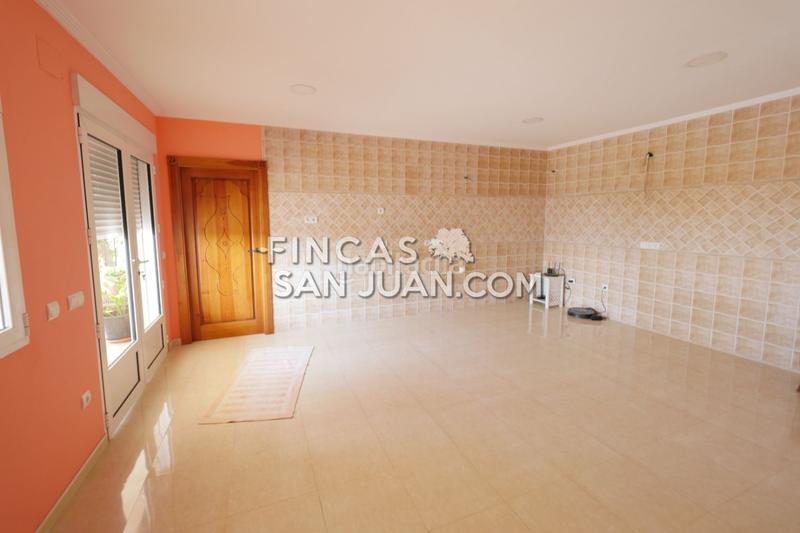 Foto d8c4d724-662f-4cb0-ab2a-e459ed28ed4e. Chalet  en venta en la almajada, 5 dormitorios. en Alicante