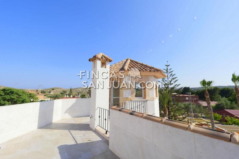 Foto e05248e7-7192-43c3-b675-0f611e83be1a. Chalet  en venta en la almajada, 5 dormitorios. en Alicante