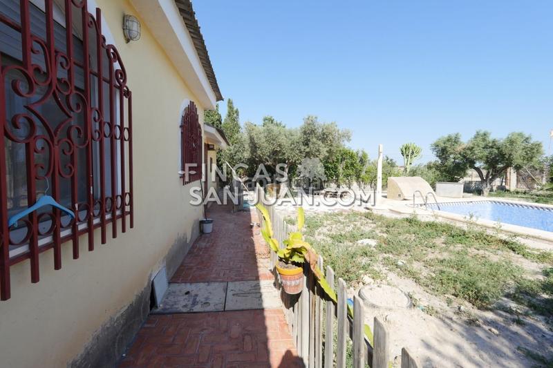 Foto 22e65eba-4523-4d4e-bd6e-b2a54e4082b1. Chalet  en venta en rio park, 3 dormitorios. en Mutxamel