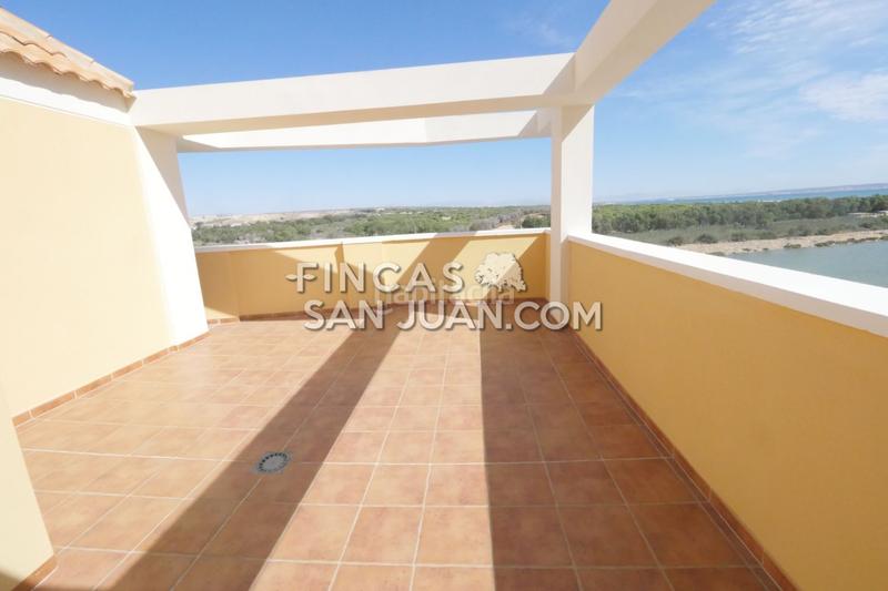 Foto 50f78c59-8887-43ce-ad11-905a69a91dc1. Ático atico en venta en puerto, 2 dormitorios. en Guardamar del Segura