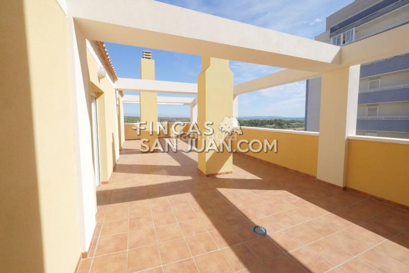 Foto f4cd48df-f10a-476f-8244-c69fcd0d0439. Ático atico en venta en puerto, 2 dormitorios. en Guardamar del Segura