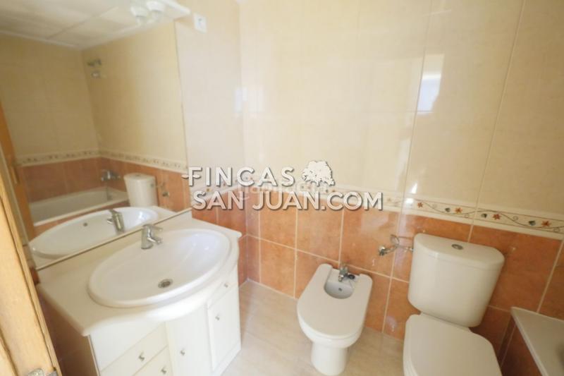Foto ff32d9c6-0023-4b18-ae50-c074fde79aee. Ático atico en venta en puerto, 2 dormitorios. en Guardamar del Segura
