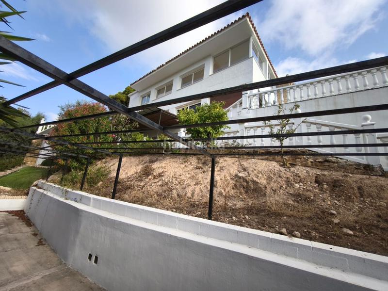 Foto 4509ece9-d1d0-49f7-a4d8-16a3b940b2f7. Chalet  en venta en nucia la, 4 dormitorios. en Nucia (la)