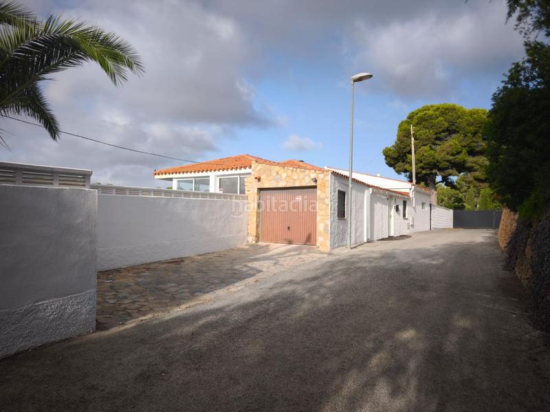 Foto 4d58c529-033a-4cf7-828e-496fe2294b13. Chalet  en venta en nucia la, 4 dormitorios. en Nucia (la)
