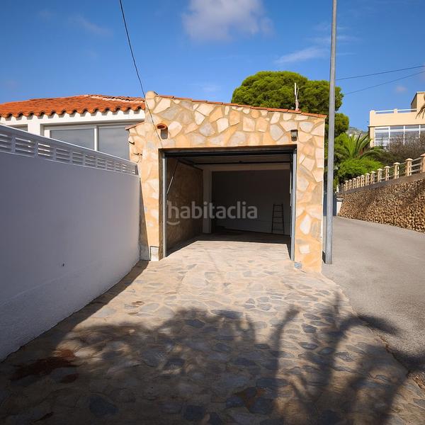 Foto 5c76084b-7f73-4ab8-8b51-f14523eb2cee. Chalet  en venta en nucia la, 4 dormitorios. en Nucia (la)