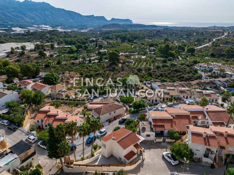 Foto a438ffcf-433e-4d98-b89d-ac41a2cd5d0b. Xalet amb calefacció aparcament a El Tossal-Bello Horizonte Nucia (la)