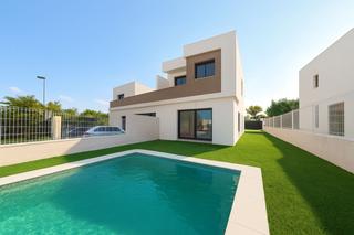 Xalet a Centro. Chalet en venta en centro, 4 dormitorios.