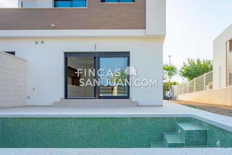 Foto 894312e2-4d1c-422a-9a71-3b2ab8c389c5. Chalet  en venta en Centro, 4 dormitorios. en Mutxamel