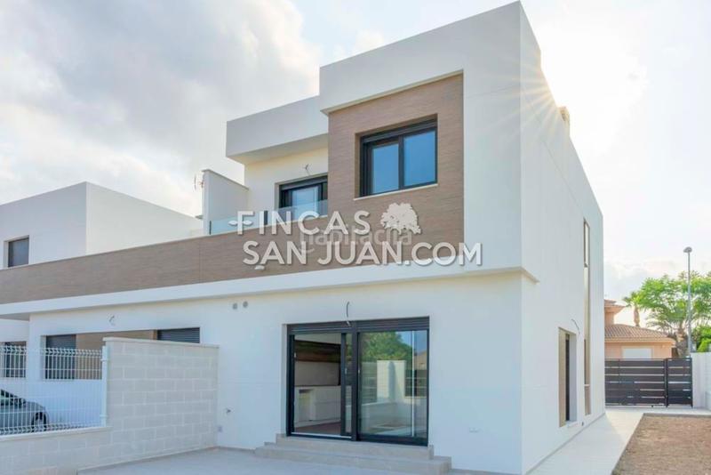 Foto a6476477-a99e-4717-b6f5-29e078537328. Chalet  en venta en Centro, 4 dormitorios. en Mutxamel