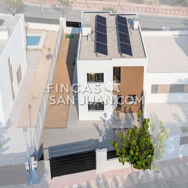 Foto caafe7a1-7c69-4e22-84e8-784bd1ee4644. Chalet  en venta en Centro, 4 dormitorios. en Mutxamel