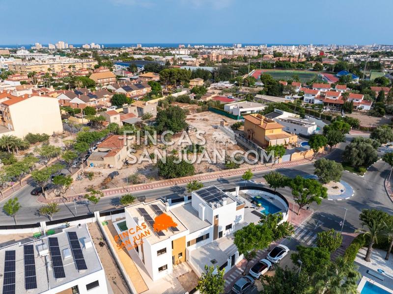 Foto dcf5c528-1d05-40b9-b55b-28bd17ba4bc1. Chalet  en venta en Centro, 4 dormitorios. en Mutxamel
