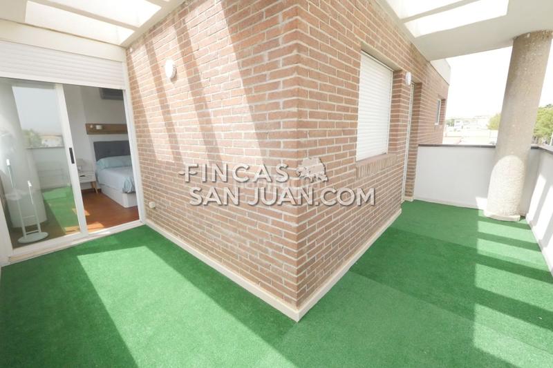 Foto 1b3e65ac-94e1-442a-922e-c5df1bd37879. Ático atico en venta en centro, 3 dormitorios. en San Juan de Alicante