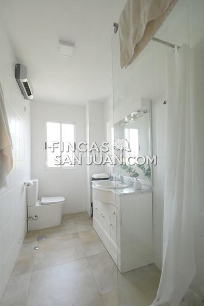 Foto 1da1ff00-e70d-46f3-a225-5c9b45f3af26. Ático atico en venta en centro, 3 dormitorios. en San Juan de Alicante