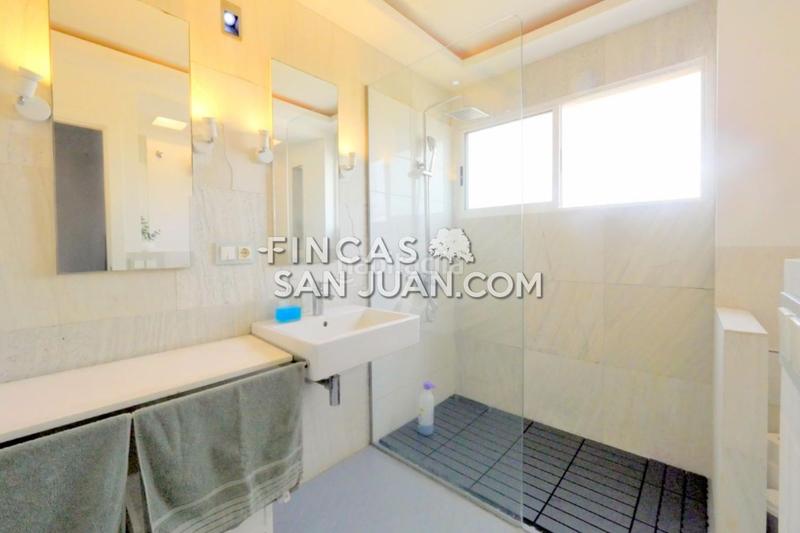 Foto 29f9fe77-bc53-4284-ad8d-69f08071aaa8. Ático atico en venta en centro, 3 dormitorios. en San Juan de Alicante