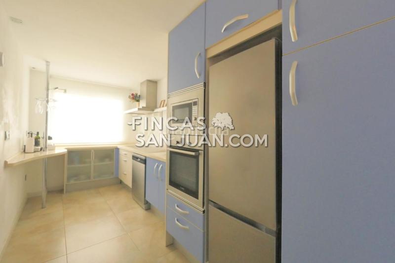 Foto 6e5adcc6-43b1-4ce2-a785-c9a84aa940c3. Ático atico en venta en centro, 3 dormitorios. en San Juan de Alicante