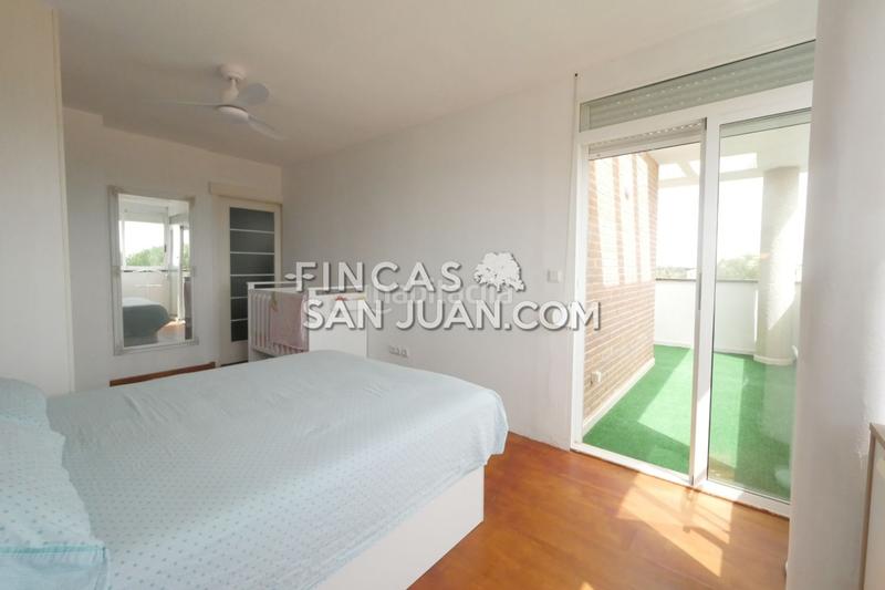 Foto beebaaf8-0386-4e35-afaf-bfe7789193a4. Ático atico en venta en centro, 3 dormitorios. en San Juan de Alicante