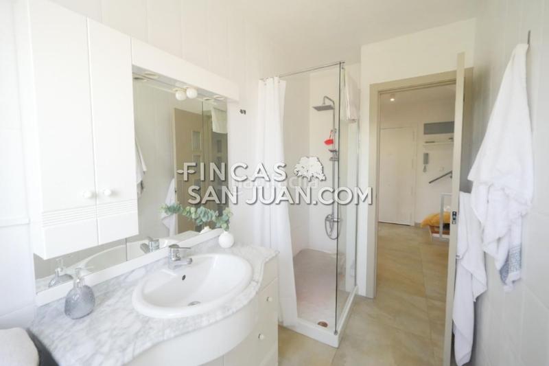Foto fb910c7d-8fc3-4d42-9c60-73214c632e61. Ático atico en venta en centro, 3 dormitorios. en San Juan de Alicante