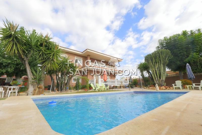 Foto 39533fed-235e-4a4d-ae1b-84b5be80f479. Chalet mit pool in La Huerta Mutxamel