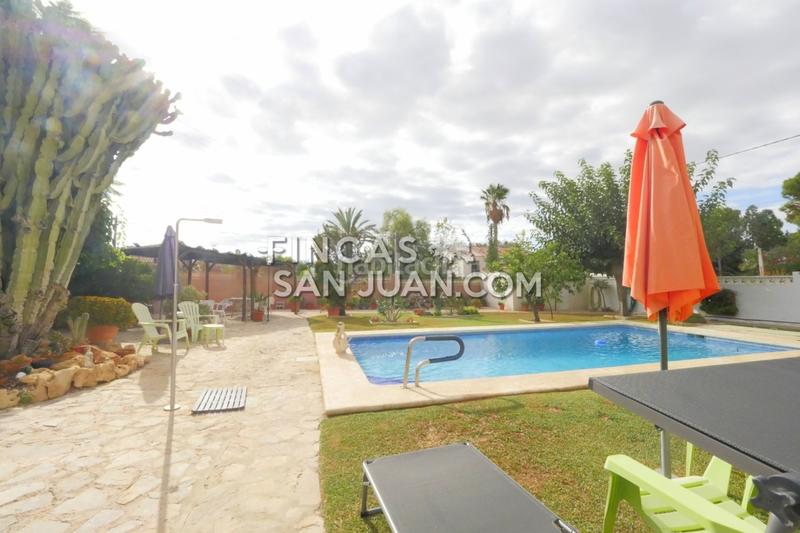 Foto 3a6065b7-4d04-403a-ac18-824c4c051328. Chalet mit pool in La Huerta Mutxamel