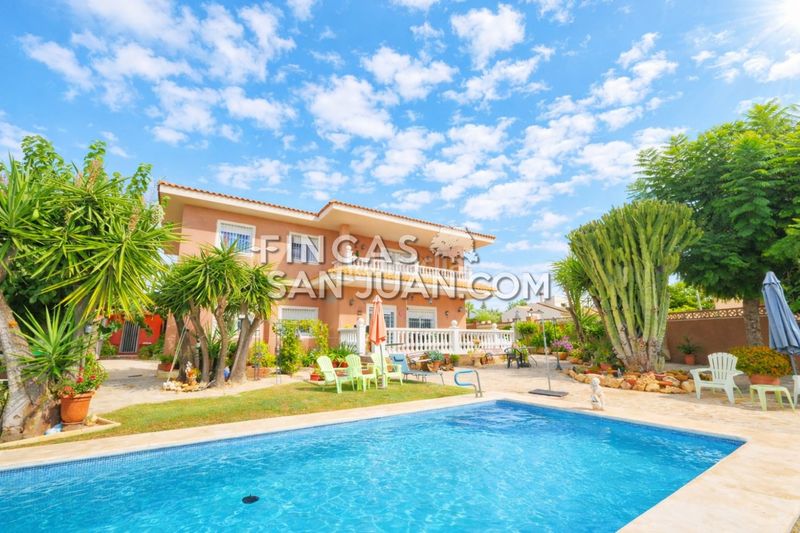 Foto c1c2e8a8-2016-4280-a1aa-1bf865985095. Xalet amb piscina a La Huerta Mutxamel