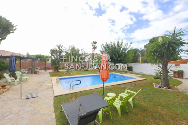Foto db8aa6a5-7236-481e-8027-fb48ac7790c4. Chalet mit pool in La Huerta Mutxamel