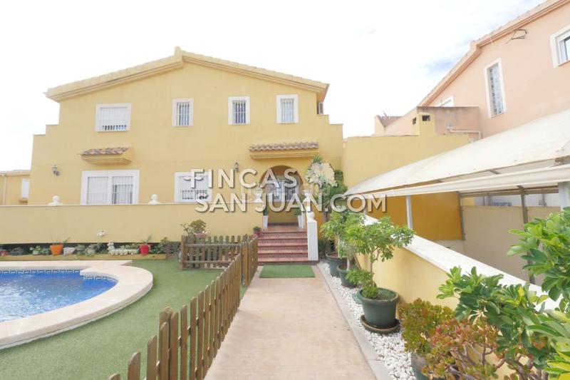 Foto f8a579c5-3583-4b2a-bc23-87394d2a8376. Chalet con riscaldamento parcheggio piscina in Centro Mutxamel