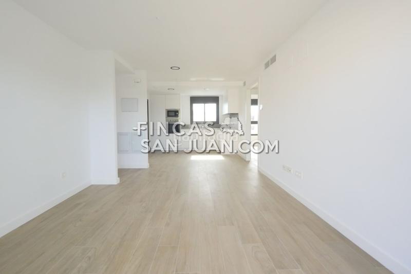 Foto 4f6cbfac-41cc-4497-9363-9040d14cb8ee. Pis amb calefacció aparcament piscina a Centro San Juan de Alicante