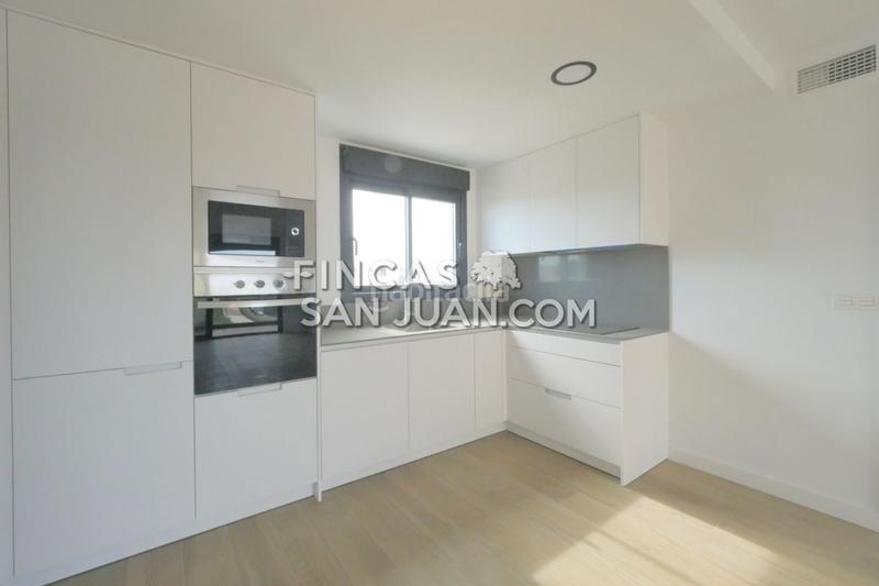 Foto 521ec7ff-614c-407a-975e-8d72e15e73e3. Pis amb calefacció aparcament piscina a Centro San Juan de Alicante