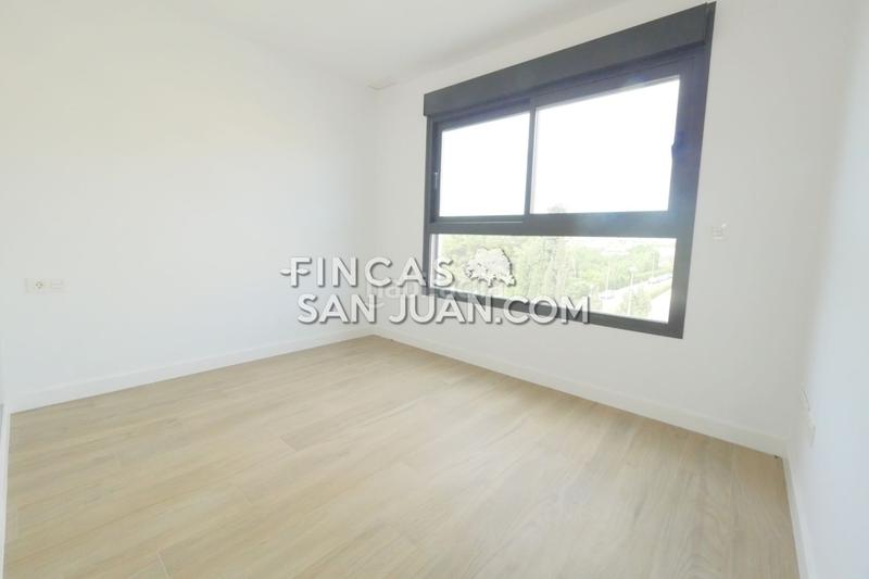 Foto 58ecb6ff-5990-4831-b44e-5f8b56016c6a. Pis amb calefacció aparcament piscina a Centro San Juan de Alicante