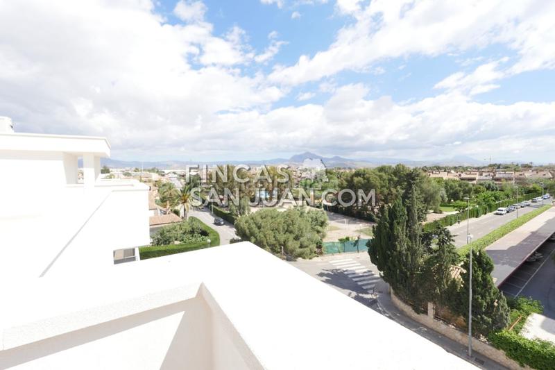 Foto ad0cfe73-e37d-44bd-a390-0ea345f0de42. Pis amb calefacció aparcament piscina a Centro San Juan de Alicante