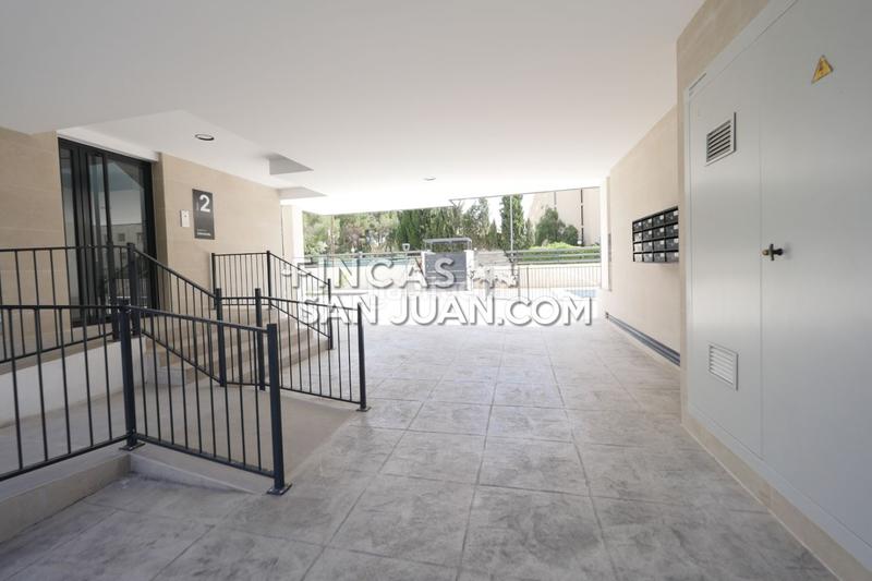 Foto b2fba697-7809-4063-8f55-b6dbd3d67547. Pis amb calefacció aparcament piscina a Centro San Juan de Alicante