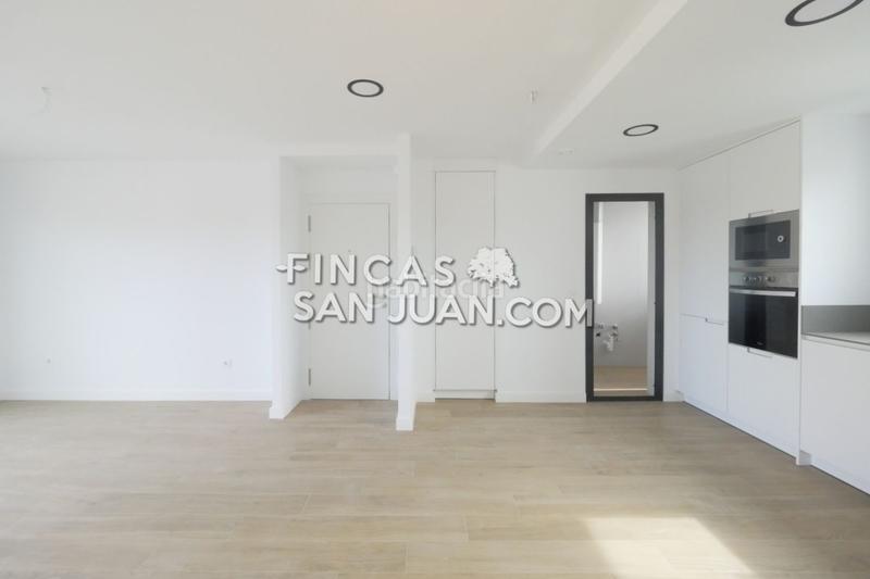 Foto ecc2fadd-0fd3-49c5-8c4f-db40ca417f89. Pis amb calefacció aparcament piscina a Centro San Juan de Alicante