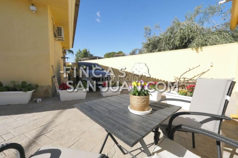 Foto 0a1ad8cd-bf48-4b0f-90fc-afc1cadd677f. Chalet avec piscine dans Los Girasoles Sant Vicent del Raspeig