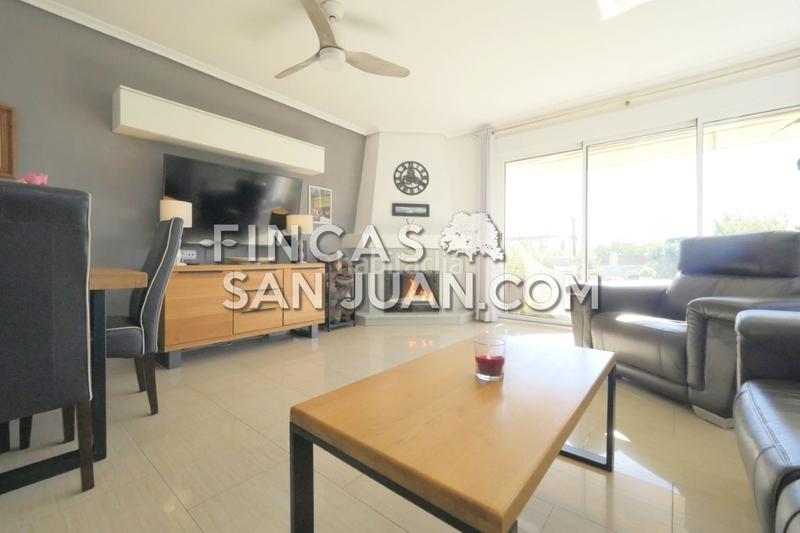 Foto 19df9018-fdc7-4272-9dc1-ef46f19a06d5. Chalet avec piscine dans Los Girasoles Sant Vicent del Raspeig