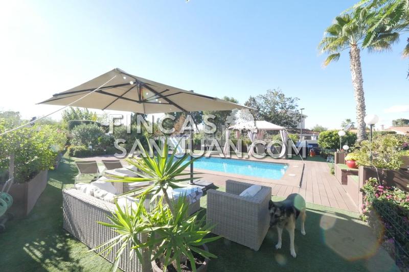 Foto 2324ebee-a224-4d03-aa99-f0840632739b. Chalet avec piscine dans Los Girasoles Sant Vicent del Raspeig