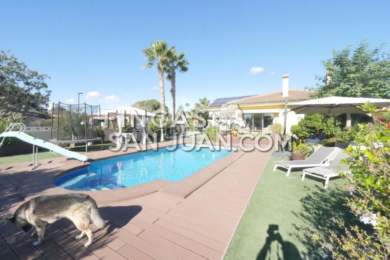 Foto 26da349e-78b3-44f0-86be-415827347e46. Chalet avec piscine dans Los Girasoles Sant Vicent del Raspeig