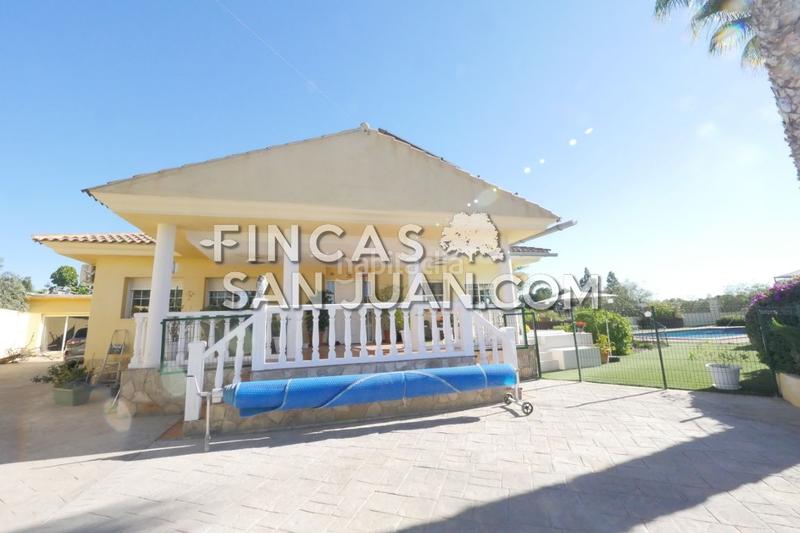 Foto 2b22c3b0-d998-42b1-9a9e-5bba9585a4d6. Chalet avec piscine dans Los Girasoles Sant Vicent del Raspeig