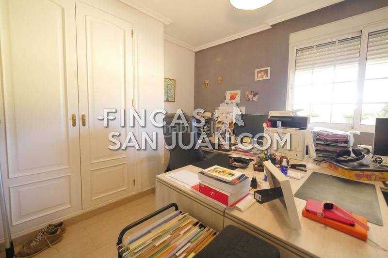 Foto 7b2dec4a-8d2f-494f-8ae9-0ca18d451bc9. Chalet avec piscine dans Los Girasoles Sant Vicent del Raspeig