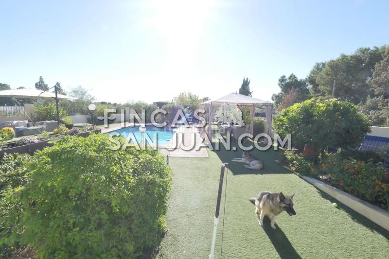 Foto 9aeb37a5-4ced-40d9-8747-92f805a5a9f6. Chalet avec piscine dans Los Girasoles Sant Vicent del Raspeig