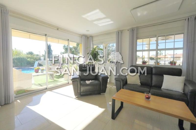 Foto 9c01e6f5-3fe9-4f81-aaef-5d89428ba168. Chalet avec piscine dans Los Girasoles Sant Vicent del Raspeig