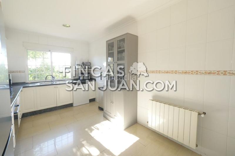 Foto a0e113b0-632e-4e3f-ac4c-c618a38fc93c. Chalet avec piscine dans Los Girasoles Sant Vicent del Raspeig