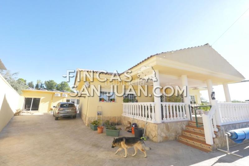 Foto b291ea32-8e65-4782-a1aa-f8983caed3fc. Chalet avec piscine dans Los Girasoles Sant Vicent del Raspeig