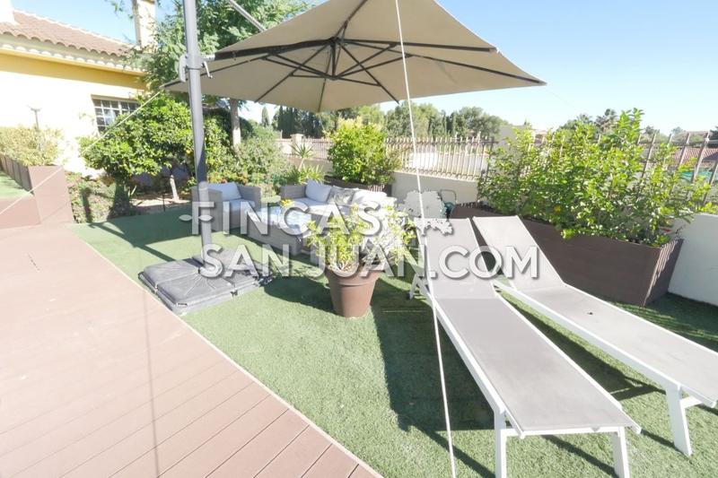 Foto bd311360-c27e-43df-a185-9014f92866d8. Chalet avec piscine dans Los Girasoles Sant Vicent del Raspeig