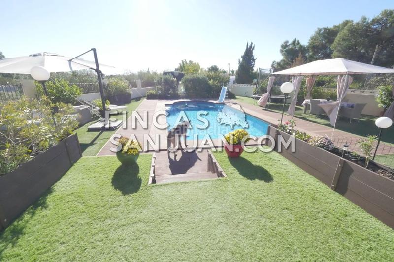 Foto d4569627-cb89-4fe2-9f67-51d4c0c7cc8e. Chalet avec piscine dans Los Girasoles Sant Vicent del Raspeig