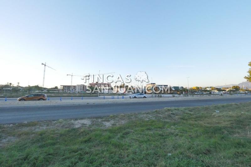 Foto 28ea2d1b-3c4b-462e-a736-e255cfc06e36. Chalet mit parking in Santa Faz Alicante