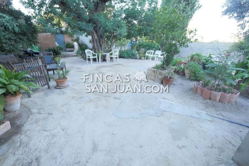 Foto 35afb63f-d804-4d39-9737-eef9c5f27bb8. Chalet mit parking in Santa Faz Alicante